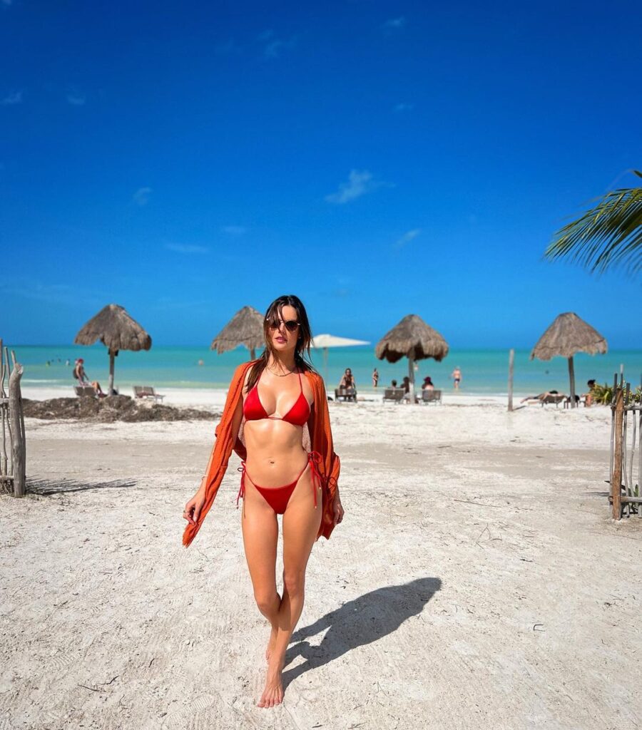 Alessandra Ambrosio's sultry bikini moments 