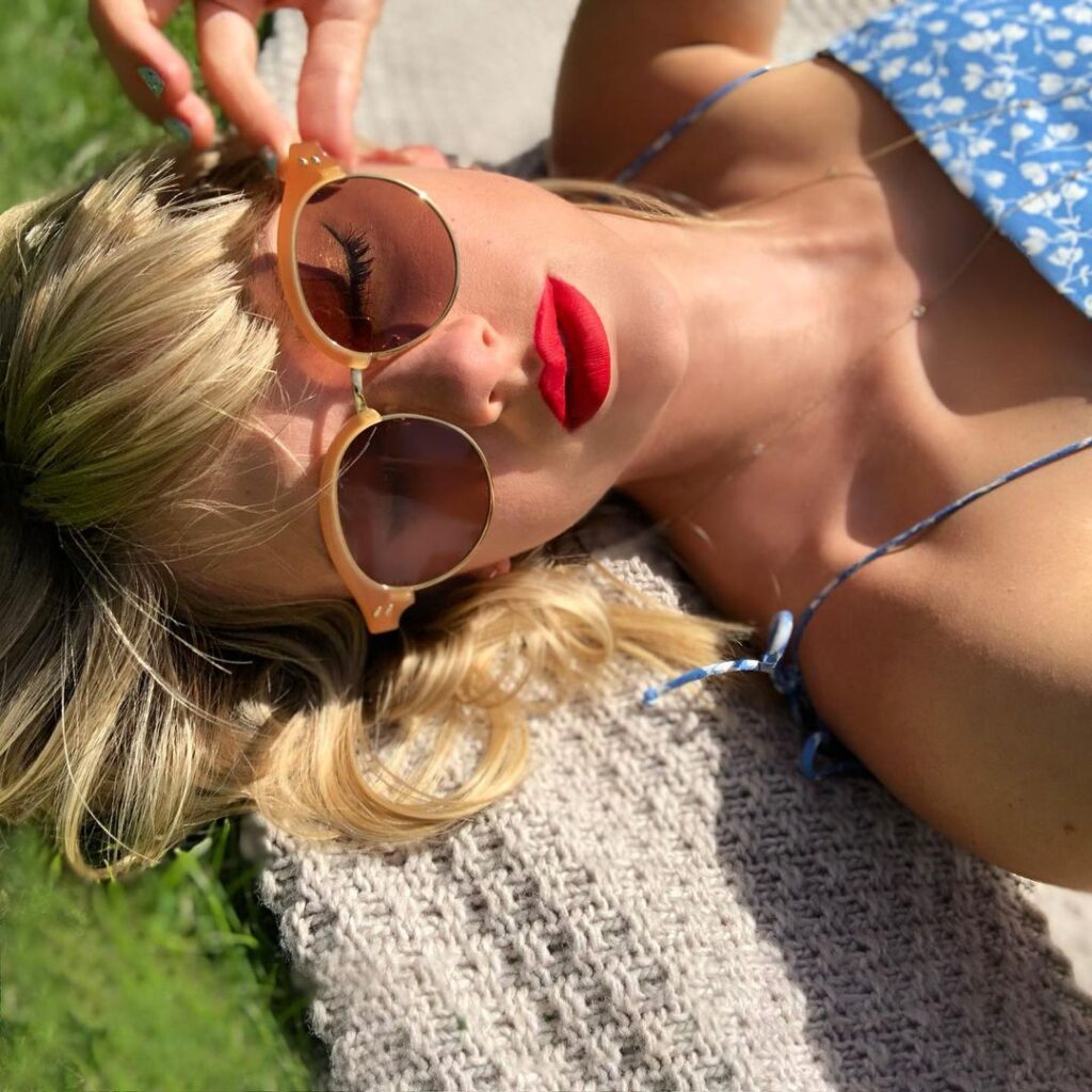 Taylor Swift's first red lip